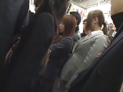 Японки устроили оргию лесбиянок в автобусе